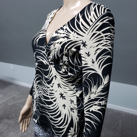 BCBGMAXAZRIA Blouse - Picture 2 of 5